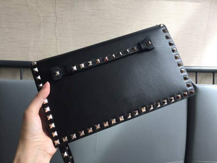 Picture of Valentino Handbags _SKUfw228518818fw
